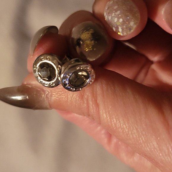 COACH EARRINGS NEW GREAT GIFT RETAIL 68.00 - Picture 4 of 5